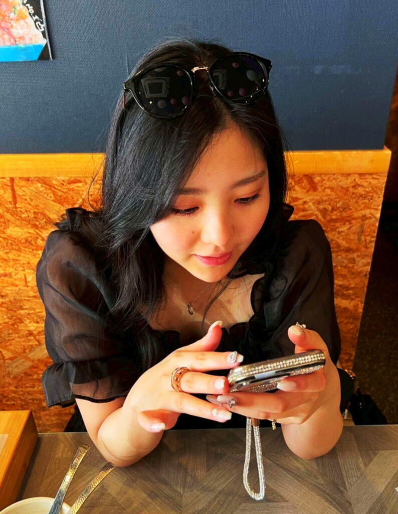 一岡伶奈 Xより