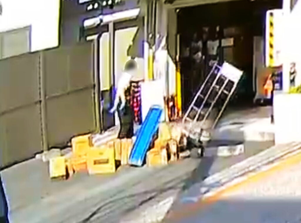 東急ストア 不適切行為 Xより