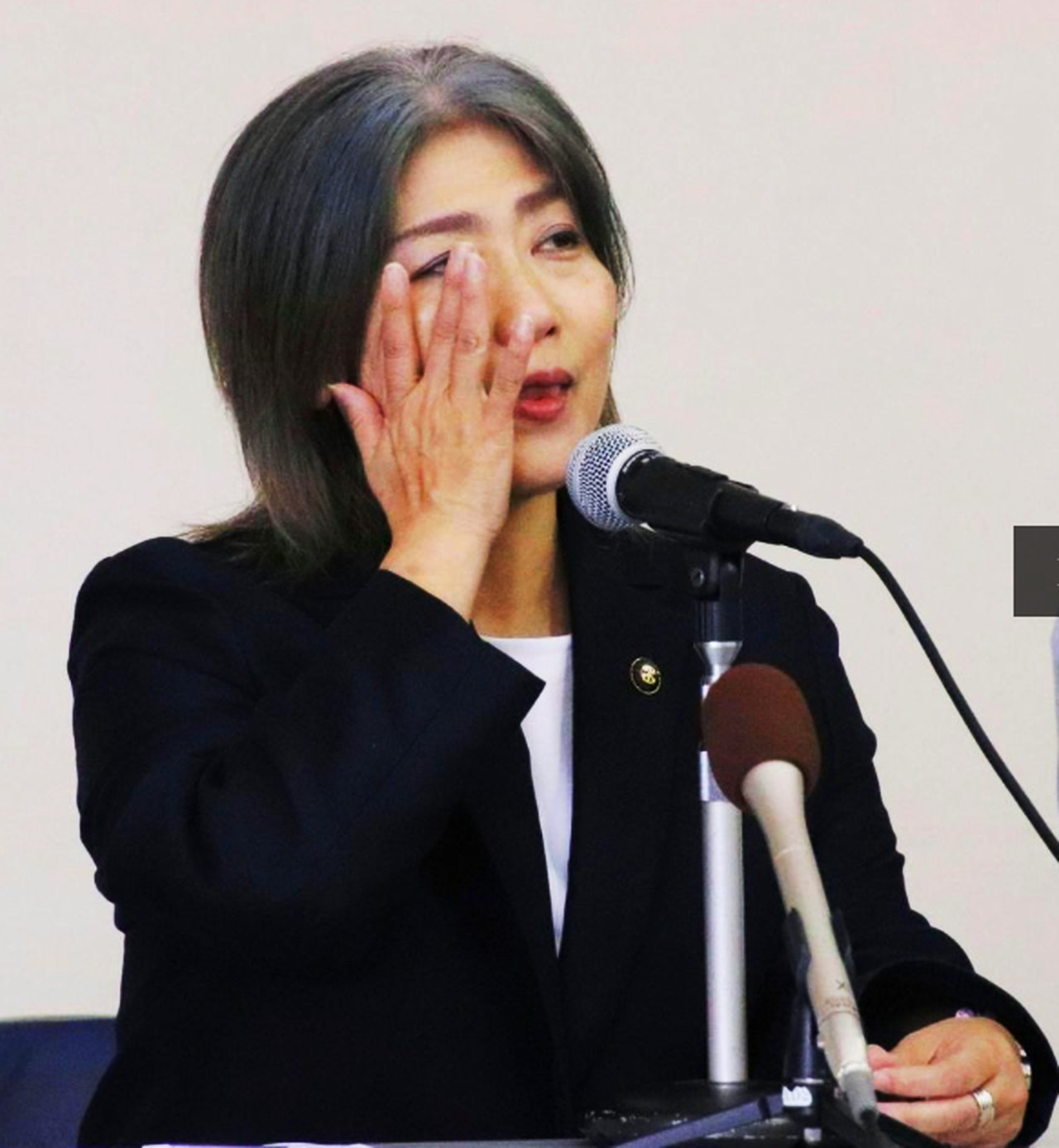 田久保眞紀 泣く デイリースポーツより
